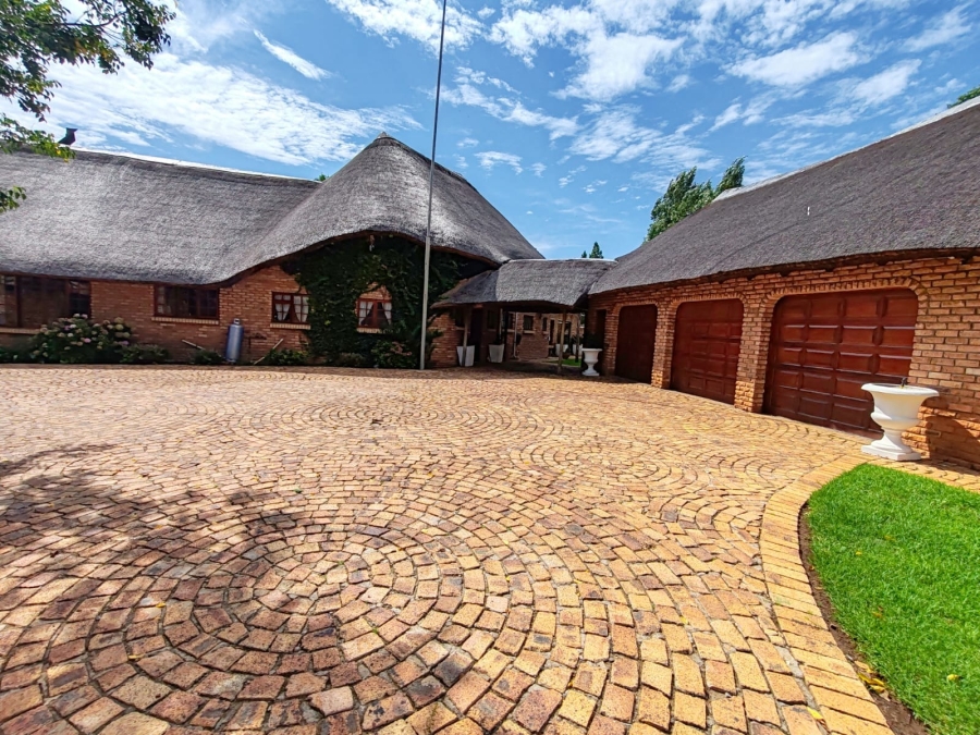 4 Bedroom Property for Sale in Van Der Hoff Park North West